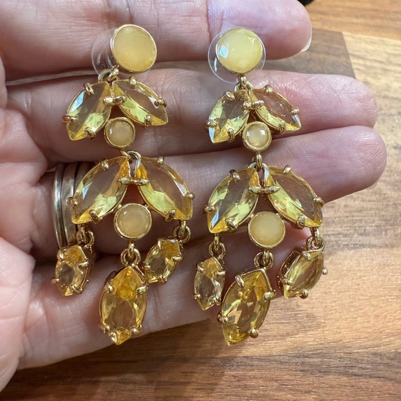 Elegant Vintage Style Gold Drop Butter Yellow Rhinestone In Gold Tone Earrings - Picture 2 of 7